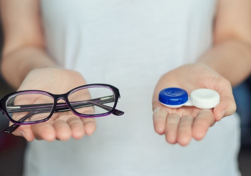 Choosing the Right Eyewear for Driving: Eyeglasses or Contact Lenses